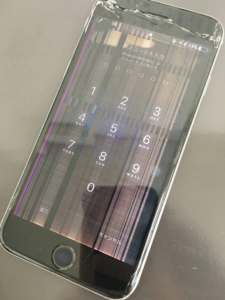 液晶とガラスが割れてしまったiPhone6s