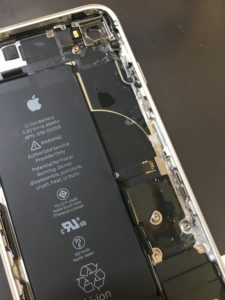 水没したiPhone8の内部
