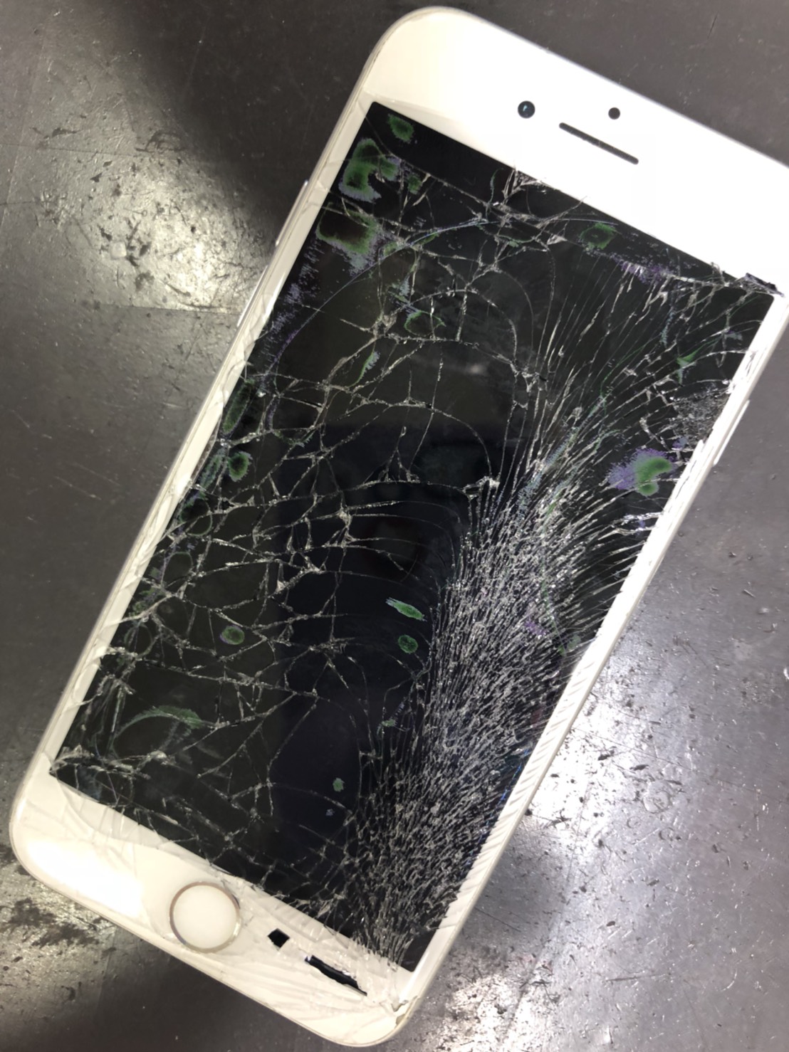 破損したiPhone7