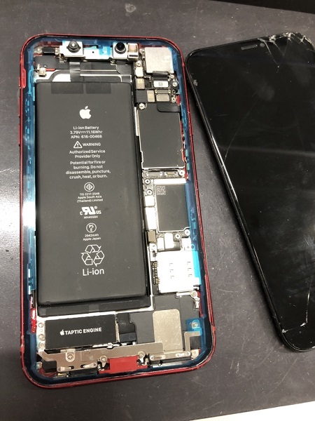 修理中iPhone