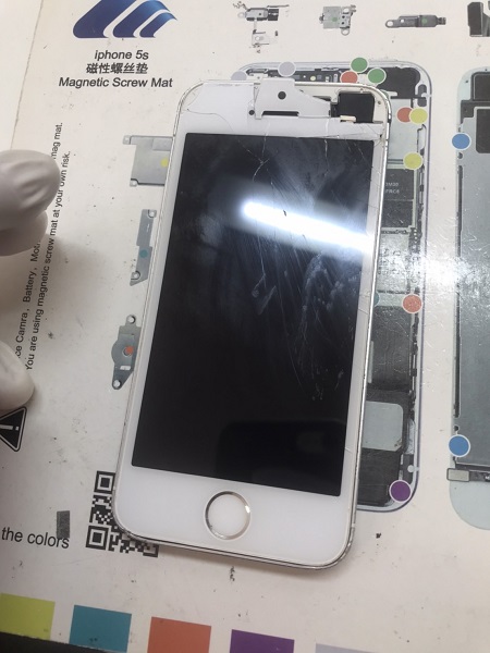 修理前iPhone